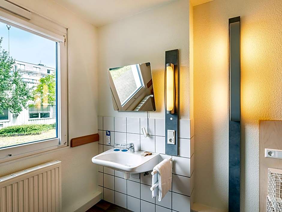 B&B HOTEL Freiburg-West