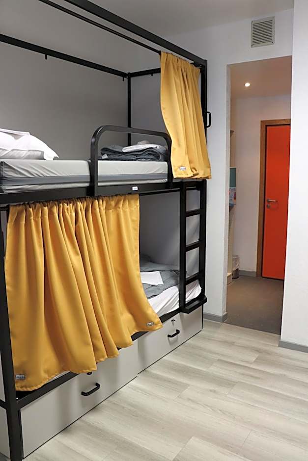 Jacques Brel Youth Hostel