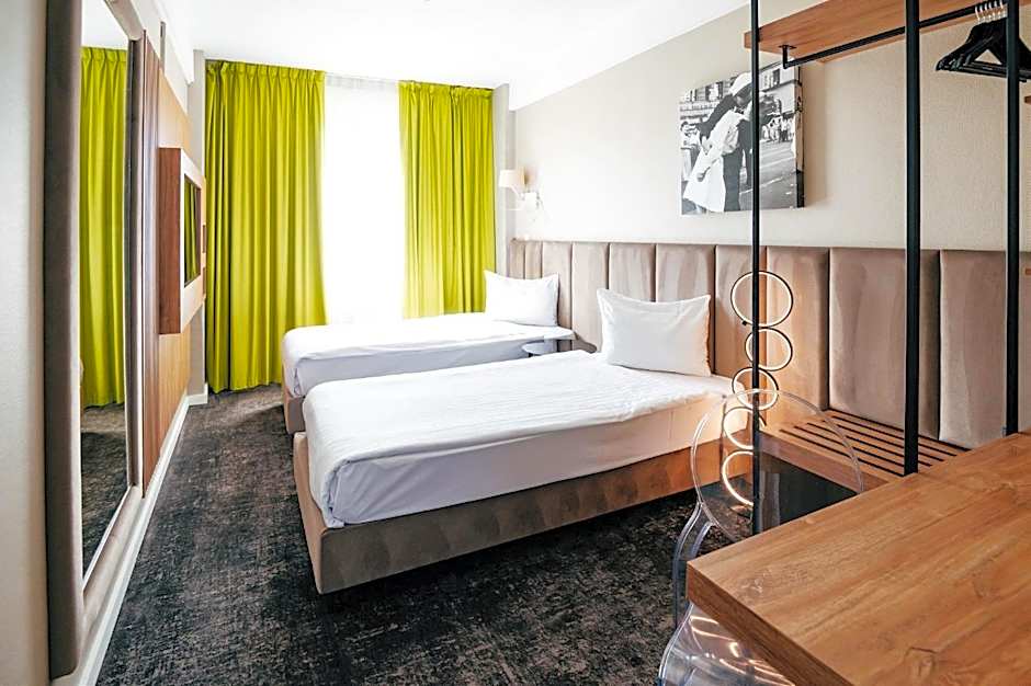 Business Hotel Conference Center & Spa