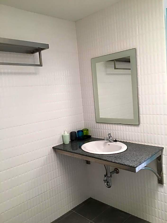 PierView Rooms