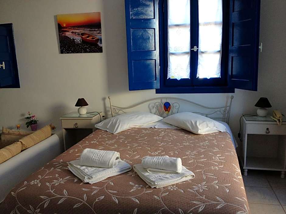 Photo 1 of 11 of Triple Room