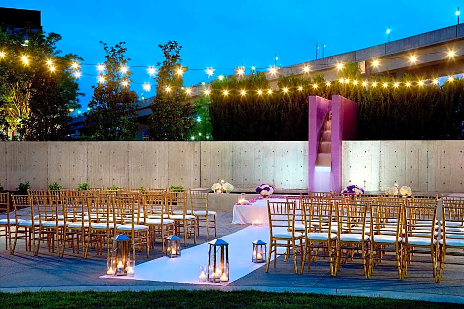 Renaissance by Marriott Atlanta Airport Gateway Hotel