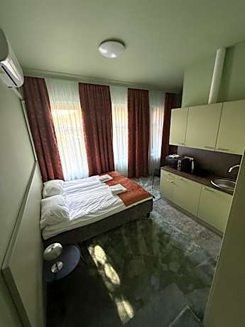 Standard Triple Studio