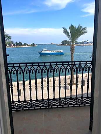 Deluxe Triple Room with Sea View