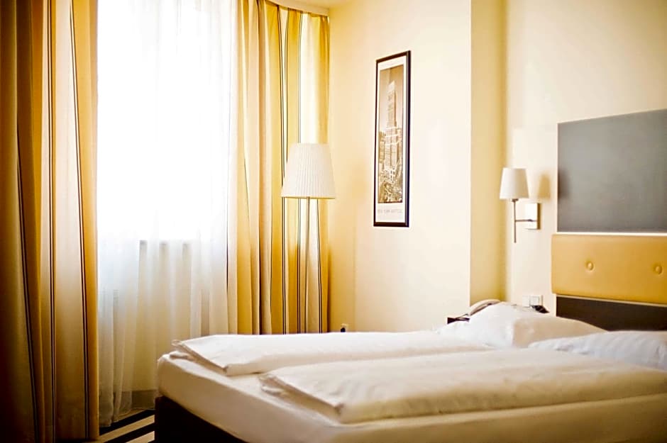 Tante ALMA Bristol Hotel