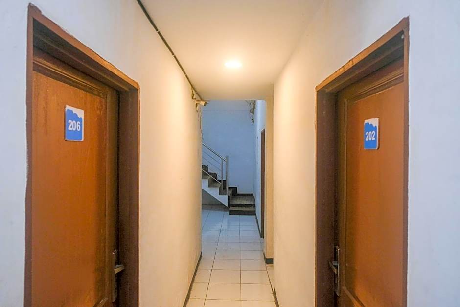 RedDoorz @ Jalan Brigjend Katamso Medan 2