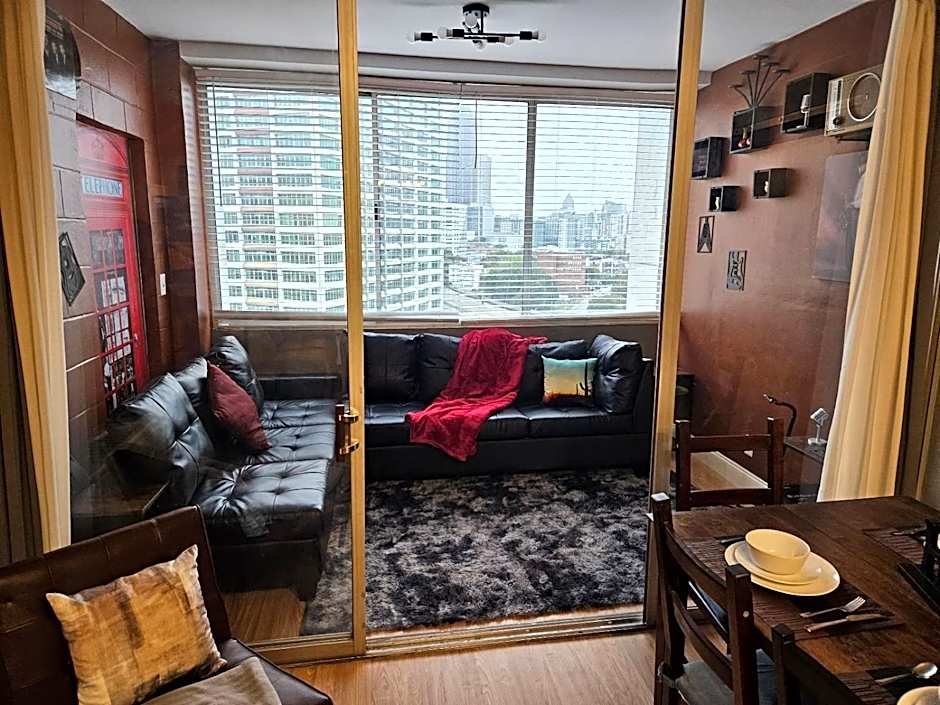 Perfect DTWN 2 Bed Condo with Cali King Bed and Gym