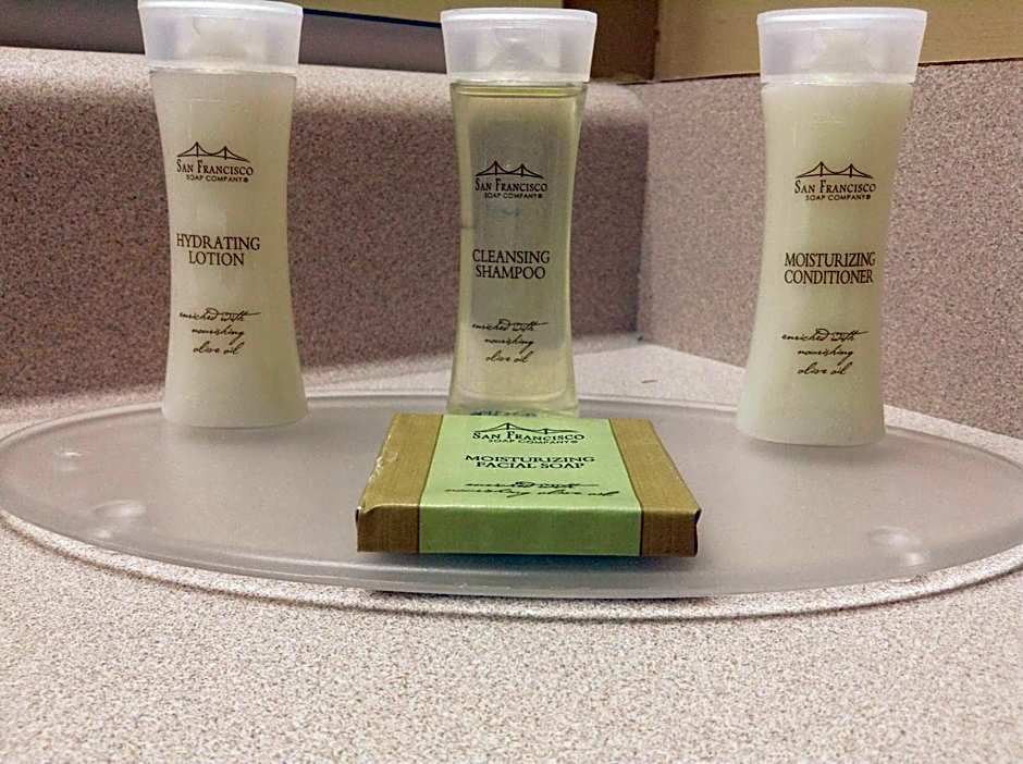 Super 8 by Wyndham West Kelowna BC