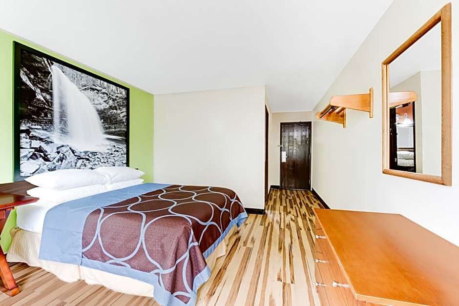 Super 8 by Wyndham Hagerstown I-70