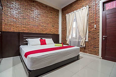 RedDoorz Plus near Cambridge City Square 2 Medan