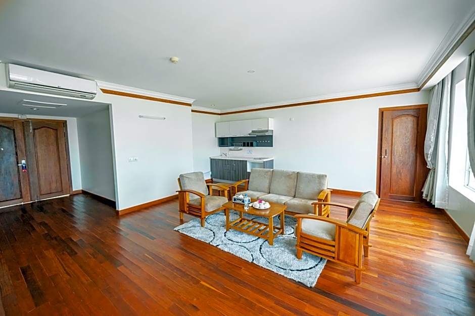 Pursat Riverside Hotel & Spa