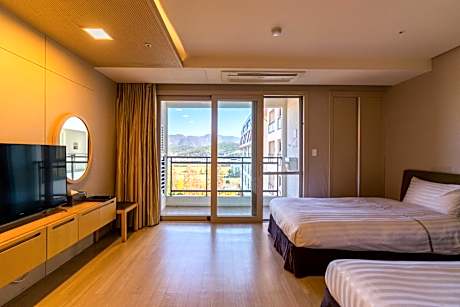Resort Family - Bed Type Randomly Assigned (With Kitchenette)