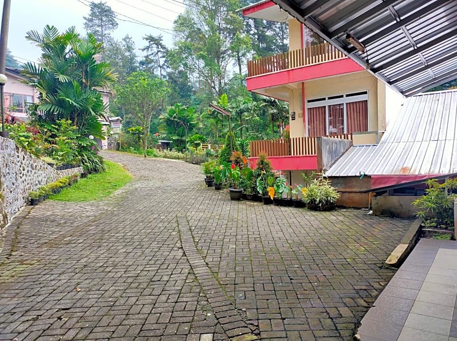 Hotel Anita Baturaden Mitra RedDoorz