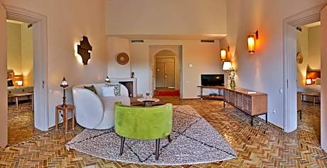 Villa with Garden View