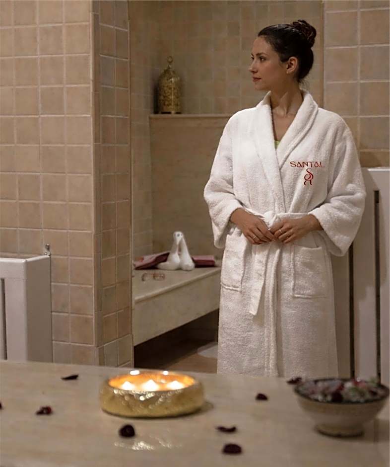 Intouriste Hôtel & Suites