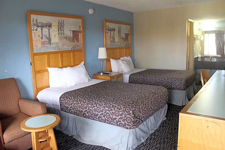 Tampa Inn Near Busch Gardens