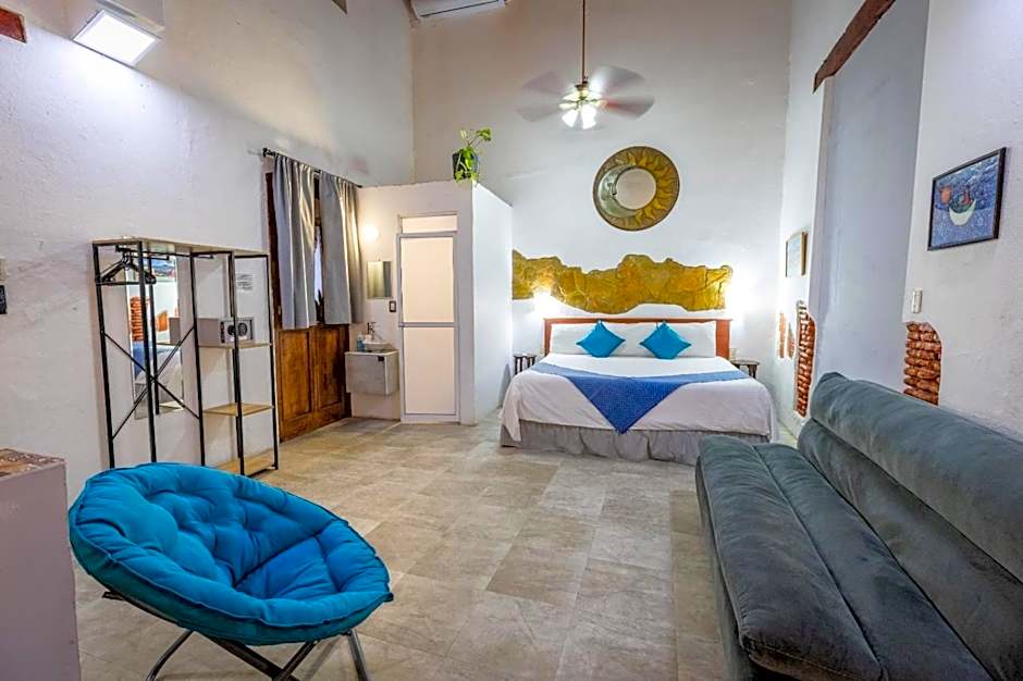 Las Mariposas Hotel & Studios