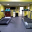 Holiday Inn Hotel & Suites Warren by IHG