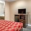 Econo Lodge Inn & Suites Granite City