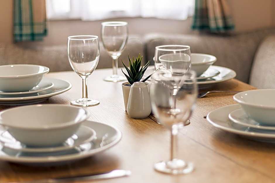 Squirrel Lodge with Hot Tub