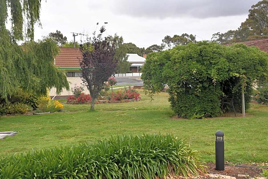 Mount Barker Valley Views Motel & Chalets, Western Australia
