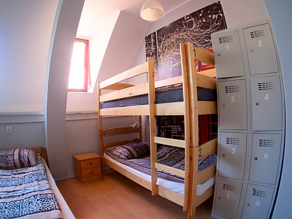 Hostel Universus