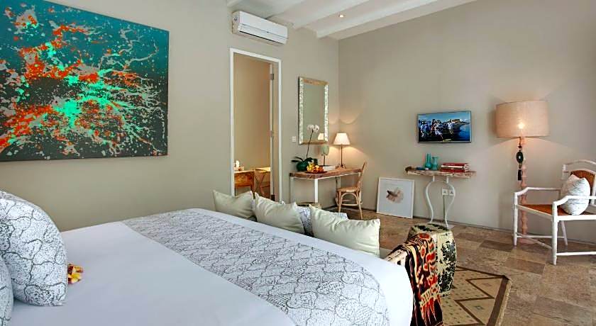 Room & Vespa Suite 4