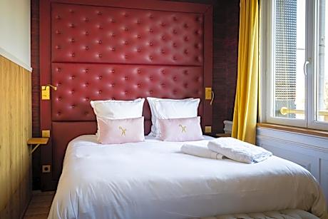 Suite with Port View