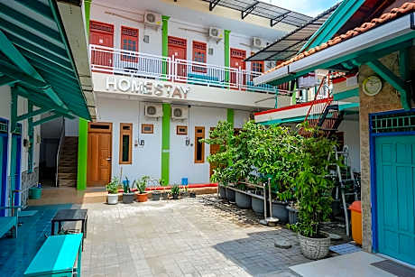 RedDoorz Syariah near Alun Alun Balai Kota Tegal