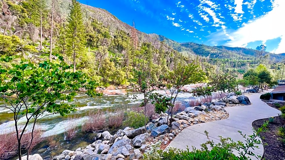 Yosemite View Lodge