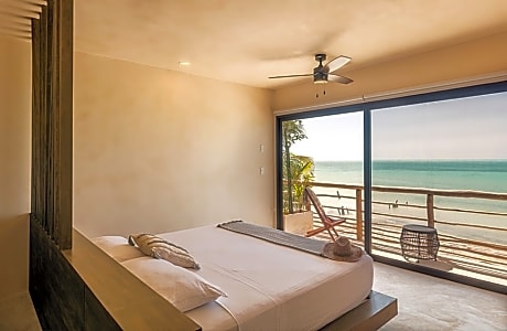 Deluxe Ocean View Room With Balcony