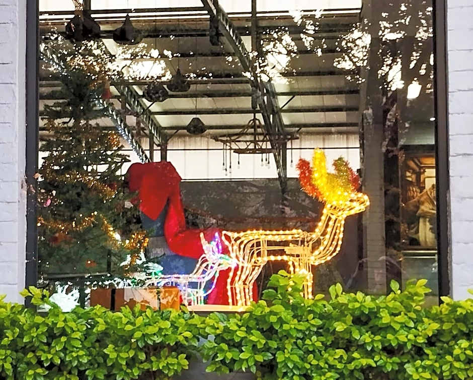 Safari Hotel & Convention Centre