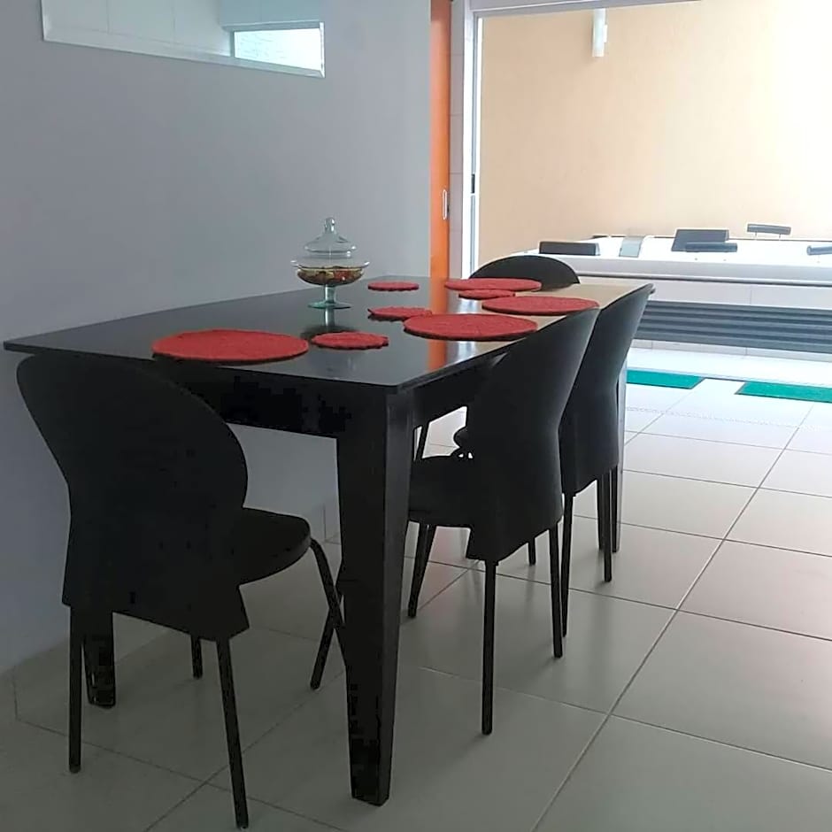 Casa com 2 quartos e banheira de Hidromassagem