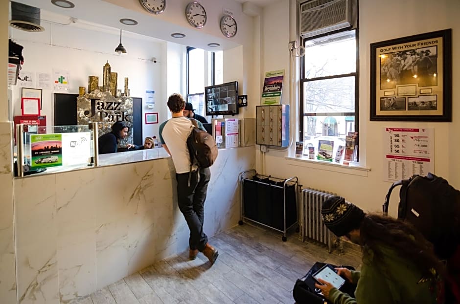 Jazz on The Park Hostel – New York, NY