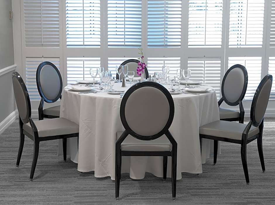 The State Plaza Hotel