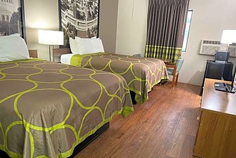 Queen Room with Two Queen Beds - Smoking