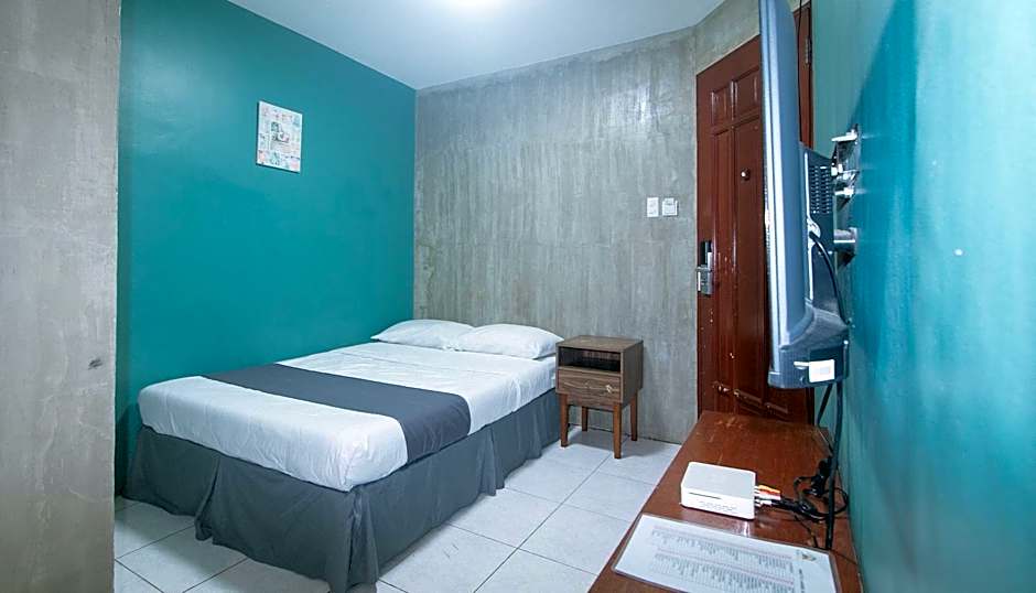 Rcee Place by RedDoorz