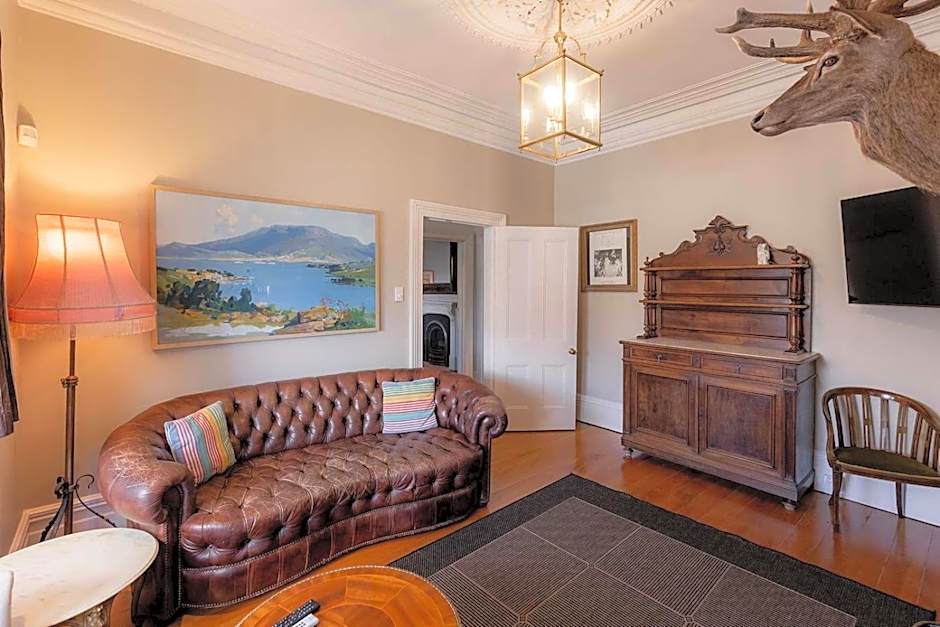 Connage - Historic Battery Point Police Station