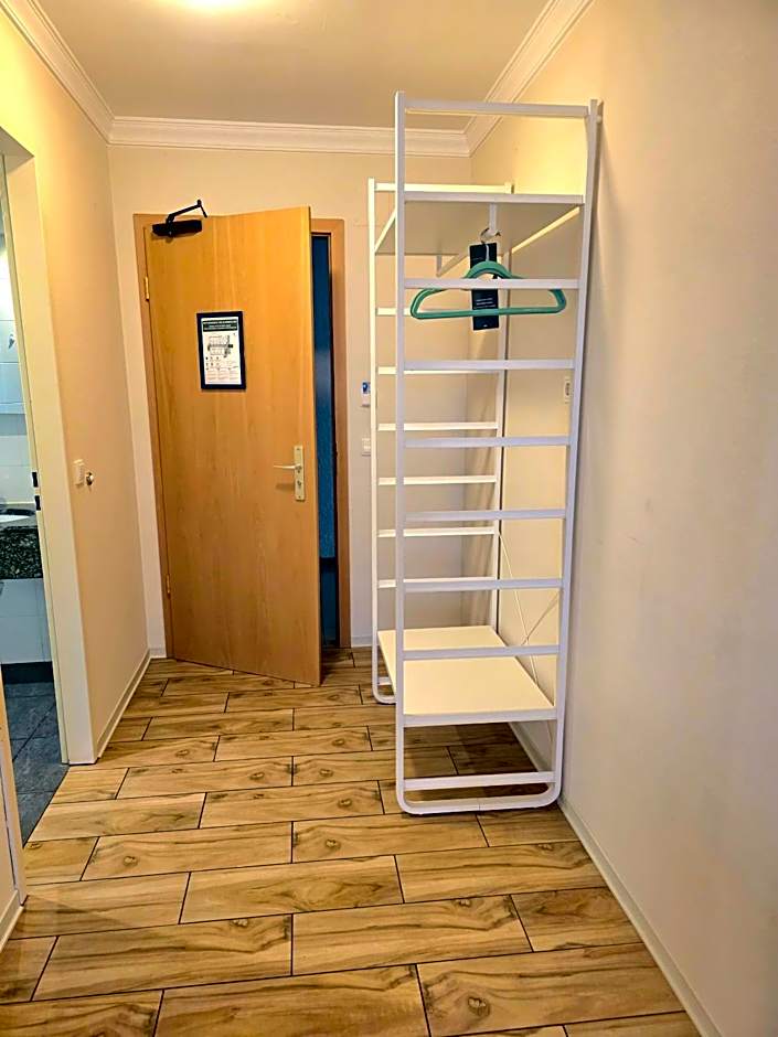 Hotel Pause - Free WiFi & Free Parking!!