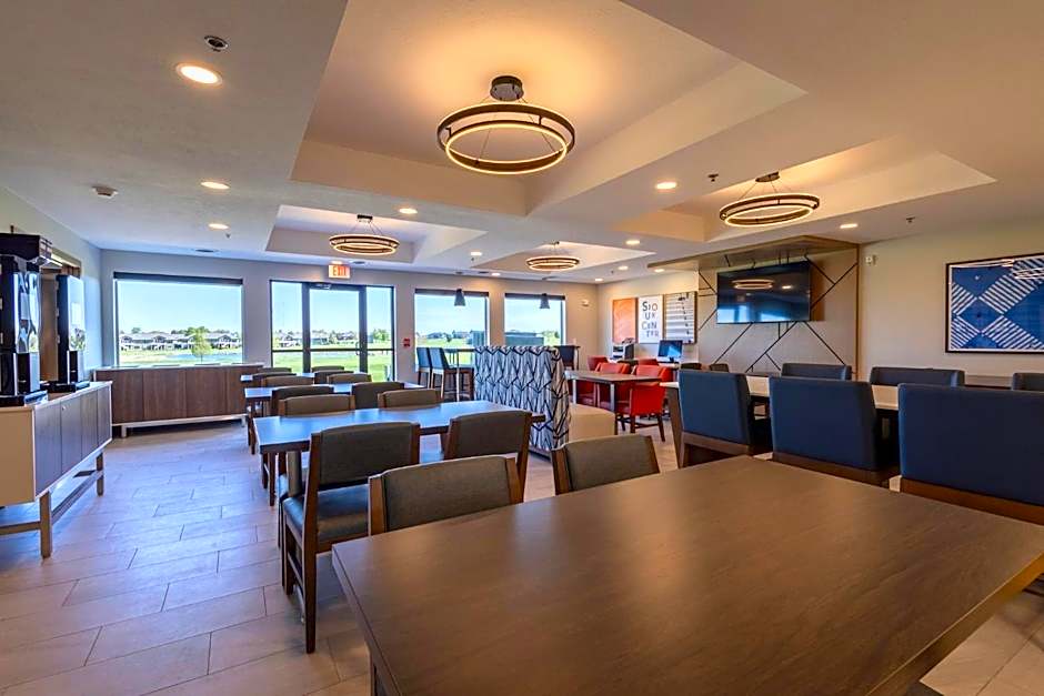 Holiday Inn Express & Suites Sioux Center By IHG