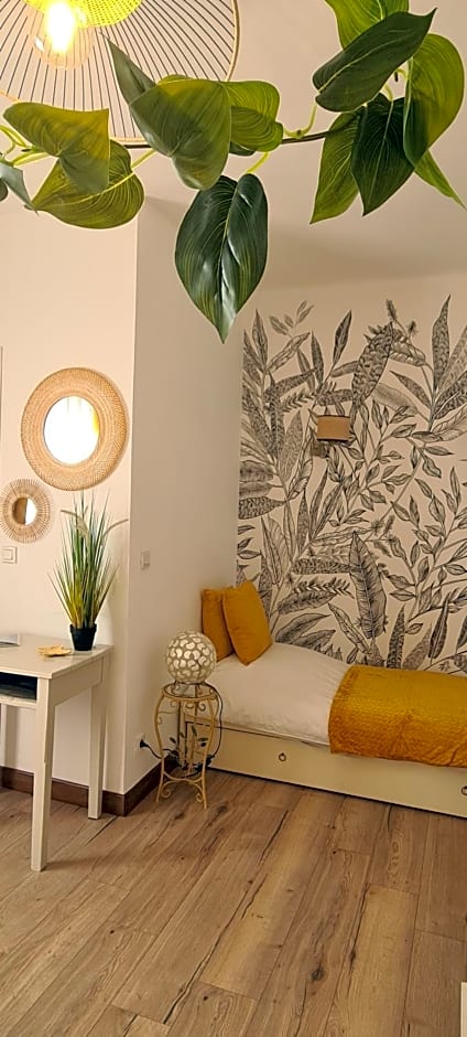 A l'ombre du clocher