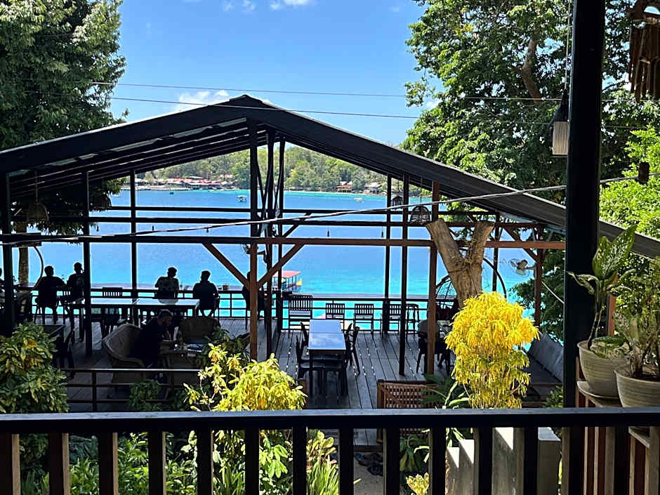 Olala Bungalows and Restaurant