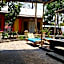 Elephant House and Bungalows Gili Air
