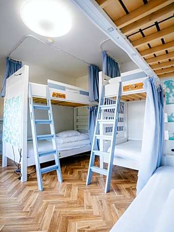 6-Bed Mixed Dormitory Room