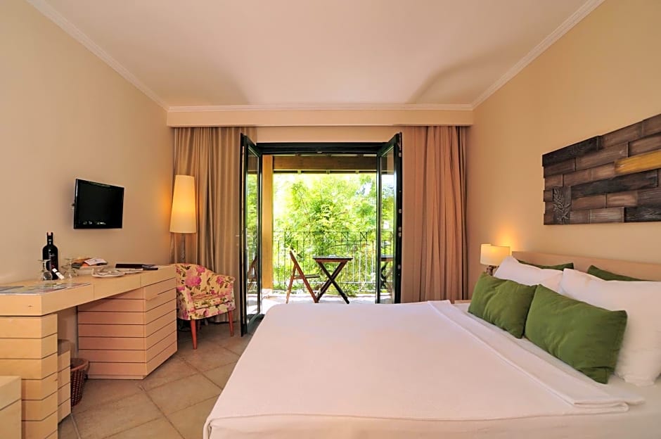 Zeytinada Hotel