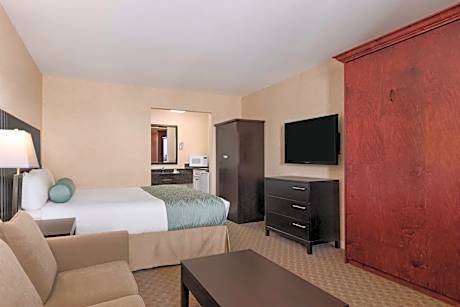 King Room with Murphy Bed