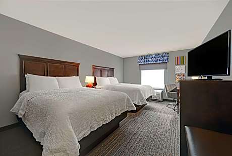 2 QUEENS MOBILITY ACCESS W/TUB NONSMOKING HDTV/FREE WI-FI/WORK AREA HOT BREAKFAST INCLUDED