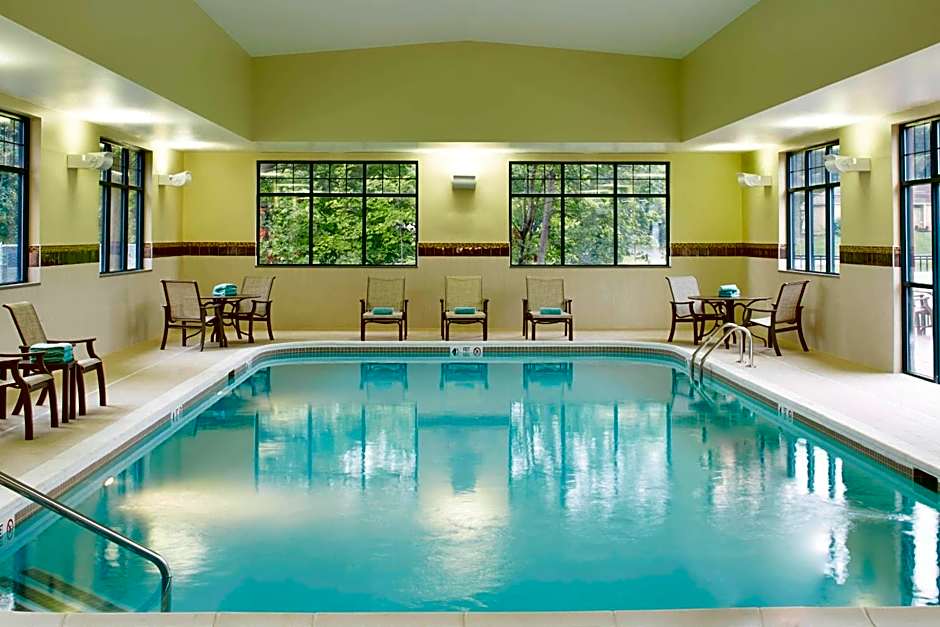 Courtyard by Marriott Lake George