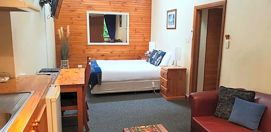 Clarendon Chalets