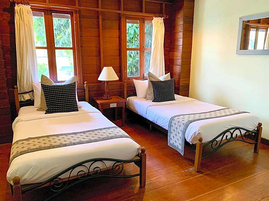 Riverhouse-The Teak House